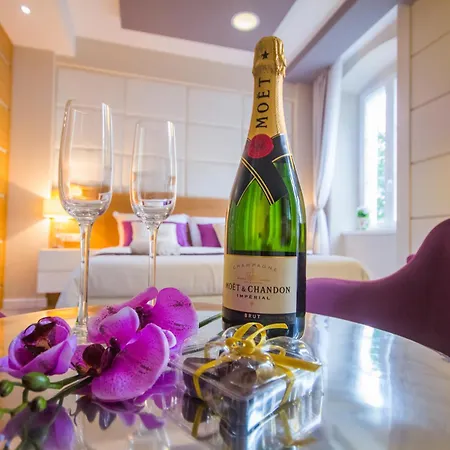 Peninsula Luxury Penzion