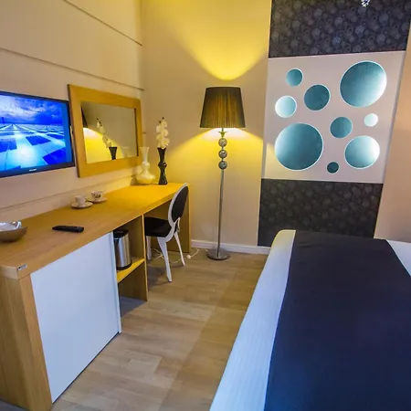 Peninsula Luxury בית הארחה 4*