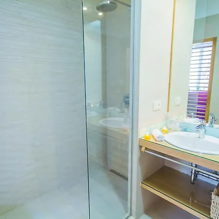 Peninsula Luxury 4*