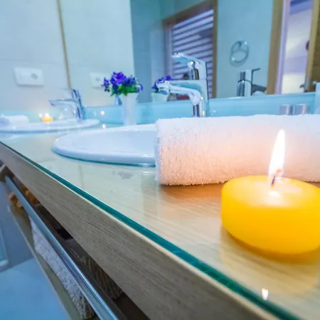 Peninsula Luxury بيت ضيافة