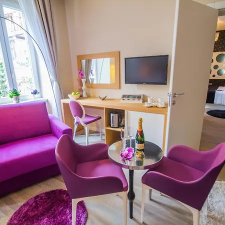 Peninsula Luxury زادار