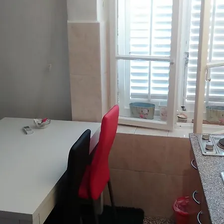 Peninsula Luxury بيت ضيافة زادار