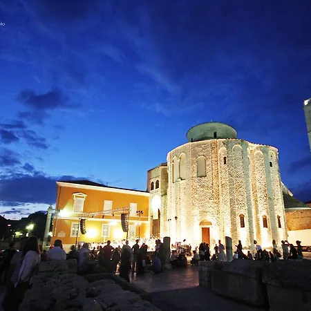Peninsula Luxury بيت ضيافة