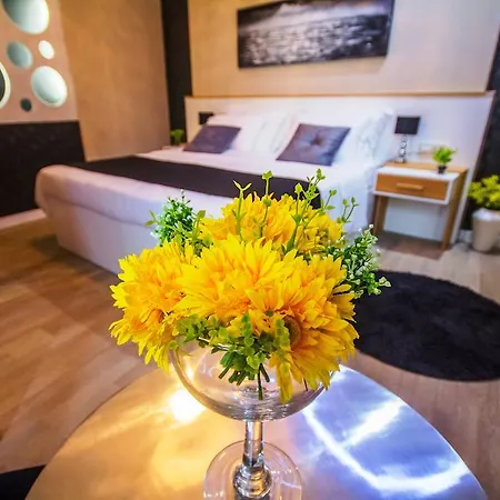 بيت ضيافة Peninsula Luxury 4*