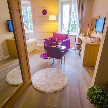 بيت ضيافة Peninsula Luxury 4*