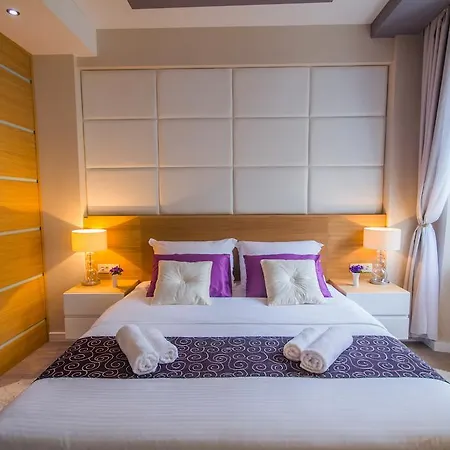 Peninsula Luxury 4* زادار
