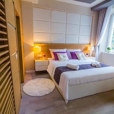 Peninsula Luxury بيت ضيافة