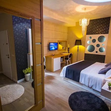 Peninsula Luxury زادار