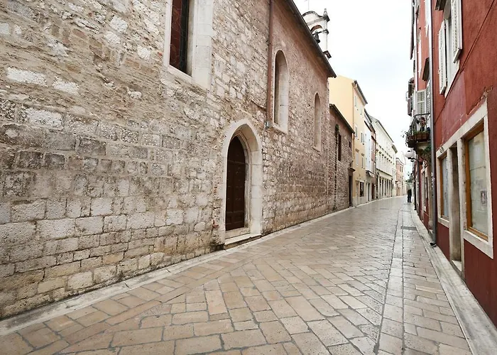 Peninsula Luxury 4* זאדאר