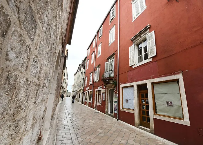 Peninsula Luxury בית הארחה זאדאר