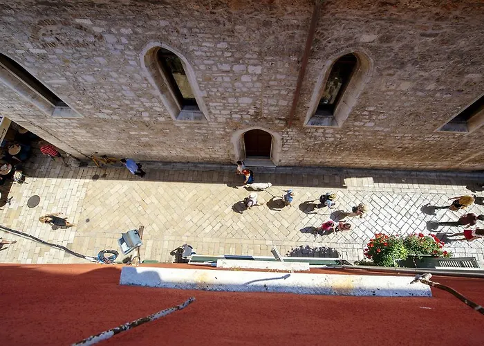 Peninsula Luxury 4* זאדאר