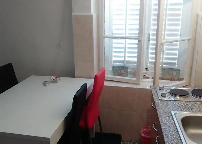 Peninsula Luxury בית הארחה זאדאר