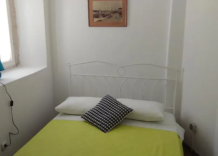 Peninsula Luxury Pensión 4*