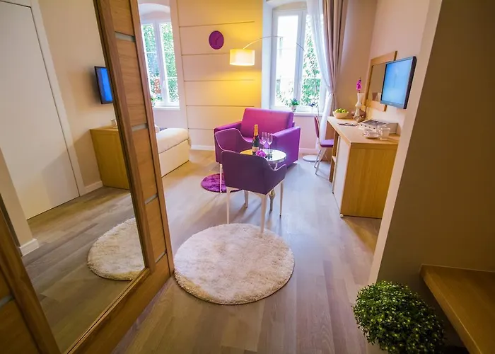 בית הארחה Peninsula Luxury 4*