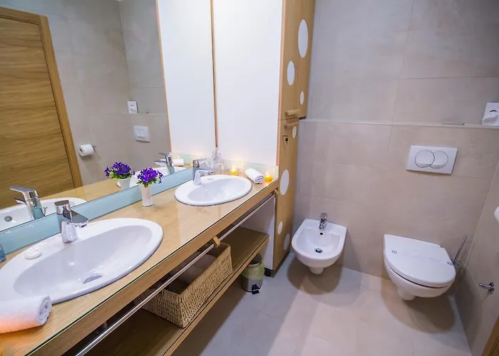 Peninsula Luxury בית הארחה 4*